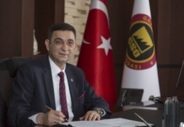 O zor dönemde verilen mücadele sonunda açılan Türkiye Büyük Millet Meclisi aziz milletimize ışık olmuştur