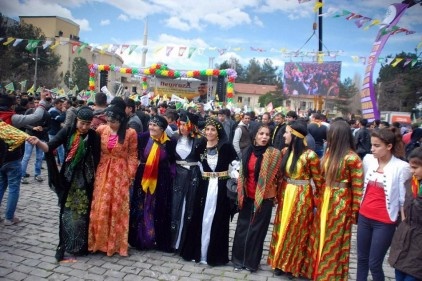 Öcalan posterleriyle geldiler