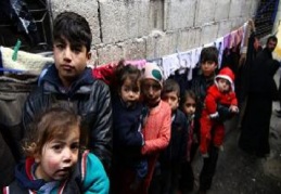 Odunlukta oturan 11 kişilik aile kampa yerleştirildi