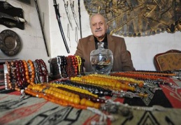 Ofisindeki eşyalarla "müze" kurdu 