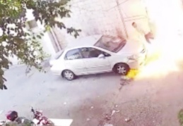 Öfkeli işçinin motosikleti kundaklaması kamerada