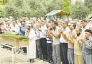 Oğlu tarafından öldürülen kadın toprağa verildi 