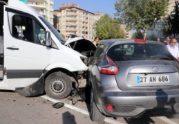 Öğrenci servisi kaza yaptı 