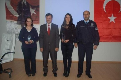 Öğrenci velilerine konferans verildi