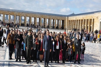 Öğrenciler Anıtkabir&#8217;i ziyaret etti 