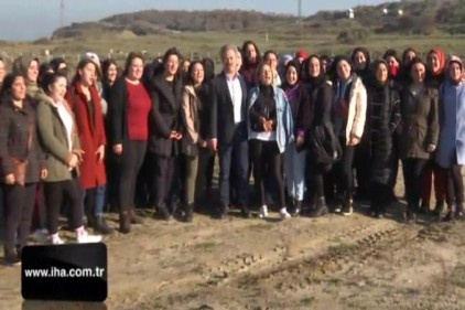 Öğrenciler gelecek için 500 fidanı toprakla buluşturdu