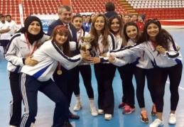 Öğrenciler, hokey müsabakalarında şampiyon oldu