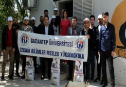 Öğrenciler ihtiyacı olan hayvanların bakımına yardımcı oldu