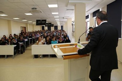 Öğrenciler, ikinci ve üçüncü sınıftan sonra avukatlığa, hakimliğe hazırlanacak