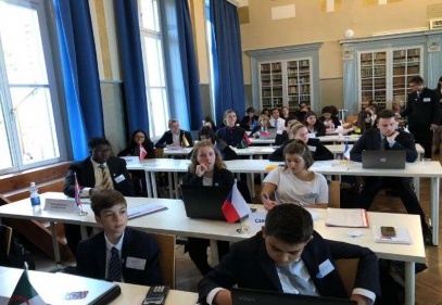 Öğrenciler, İsviçre’de IMZMUN konferansına katıldı 