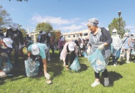 Öğrenciler, kampüsü temizledi