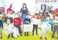 Öğrenciler, kırtasiye malzemelerini paylaştı