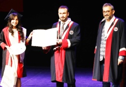 Öğrenciler, mezuniyet belgelerini aldı