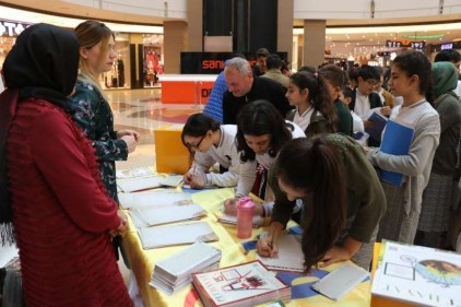 Öğrenciler, öğretmenlerine mektup yazıp gönderdiler