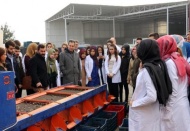 Öğrenciler sahada