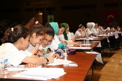 Öğrenciler şampiyon olmak için kıyasıya yarıştı