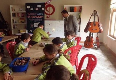 Öğrenciler, sanatsal faaliyetlere yönlendiriliyor