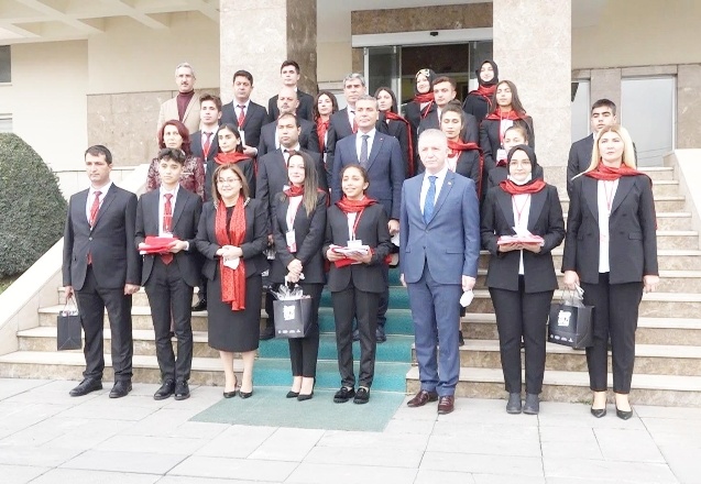 Öğrenciler ve öğretmenler, 81 ile toprak ve bayrak taşıyacak