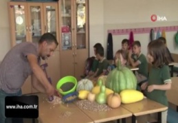 Öğrencilerden 42 kiloluk bal kabağı