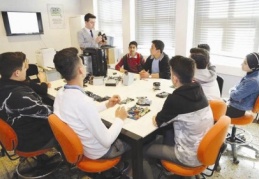 Öğrencilerden Dijital Kütüphane’ye yoğun ilgi 