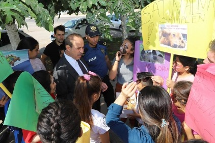 Öğrencilerden hayvan hakları için farkındalık etkinliği