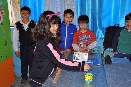 Öğrencilerden sokak hayvanları için kumbara projesi