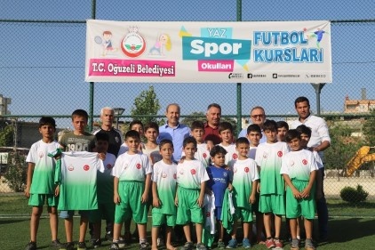 Öğrencilere forma dağıtıldı