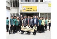 Öğrencilere iş ve siyaset hayatındaki deneyimlerini ve belediyeciliği anlattı