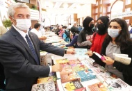 Öğrencilere, kitap almaları için 50 bin adet çek dağıtıldı