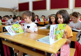 Öğrencilere kitap hediye edildi