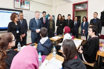Öğrencilere spor yapma, kitap okuma,hayvanları sevme eğitimi veriliyor