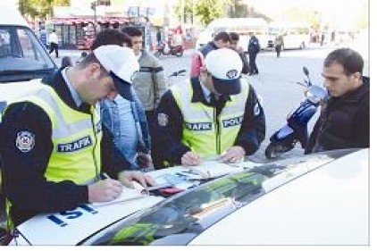 Öğrencilere trafik eğitimi veriliyor