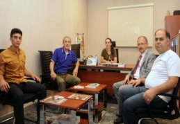 Öğrencilere, üniversitenin fiziki ve teknolojik altyapısı tanıtılıyor