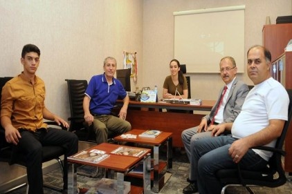 Öğrencilere, üniversitenin fiziki ve teknolojik altyapısı tanıtılıyor