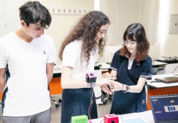 Öğrencilerimize bilimi ve proje kültürünü aşılıyoruz