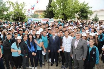 Öğrencilerimizin yanındayız