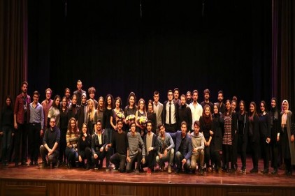 Öğrencilerin sahnelediği oyun büyük beğeni topladı