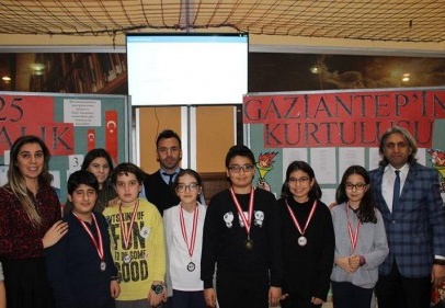Öğrencilerin şiirleri ve resim çalışmaları ödüllendirildi