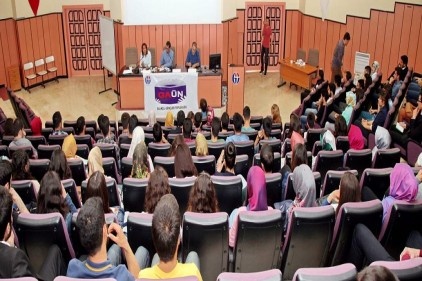Öğretim Üyeleri &#8220;Kariyer Geleceği&#8221;ni tartıştı
