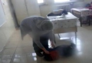 Öğretmenin öğrencilere şiddet uyguladığı anlar kamerada