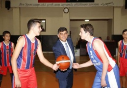 Öğretmenler, basketbol, tenis ve satranç branşlarında sahaya inecek