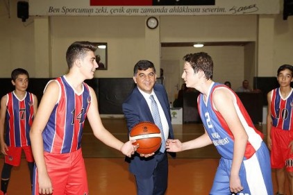 Öğretmenler, basketbol, tenis ve satranç branşlarında sahaya inecek
