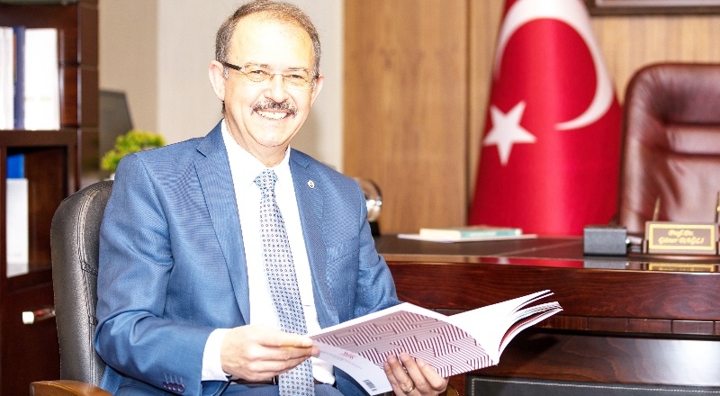 Öğretmenler, çocuklarımızın güvenen bireyler olarak yetişmesini sağlamada rol oynamaktadır