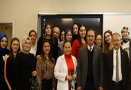 Öğretmenler Günü nedeniyle akademik kadroya gül verildi