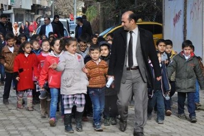 Öğretmenleri ve Velileri ile kütüphane gezdiler