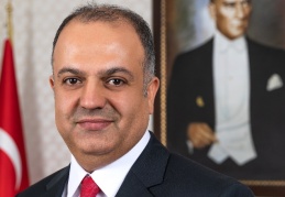 Öğretmenlerimiz kutsal bir görevi yerine getiriyor