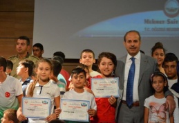 Oğuzeli Belediyesi tarafından düzenlenen Yaz Spor Okulları kapanış töreni ve sertifika töreni gerçekleştirildi