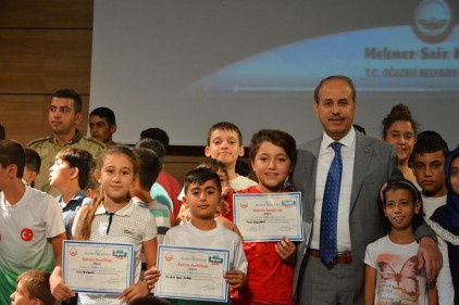 Oğuzeli Belediyesi tarafından düzenlenen Yaz Spor Okulları kapanış töreni ve sertifika töreni gerçekleştirildi