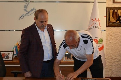 Oğuzeli Belediyespor Teknik Direktör Mehmet Necmi Karaoğlan ile anlaştı