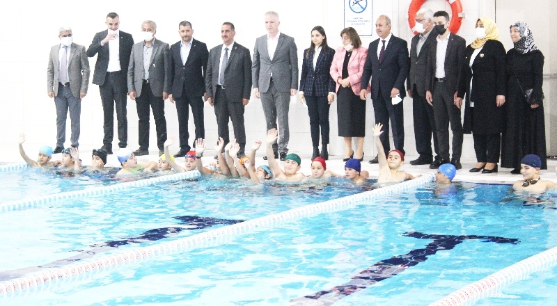 Oğuzeli Yüzme Havuzu açıldı
